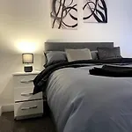 #4Bs 1 Bed Serviced Apartment